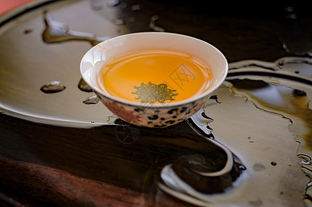 茶香四溢，揭秘夜间喝茶的五大好处